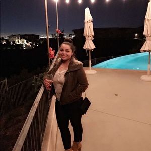 Meet your Posher, Amanda